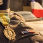 découvrez les avantages et les privilèges liés à la médaille militaire française, une distinction honorifique valorisant le courage et l'engagement au service de la nation.